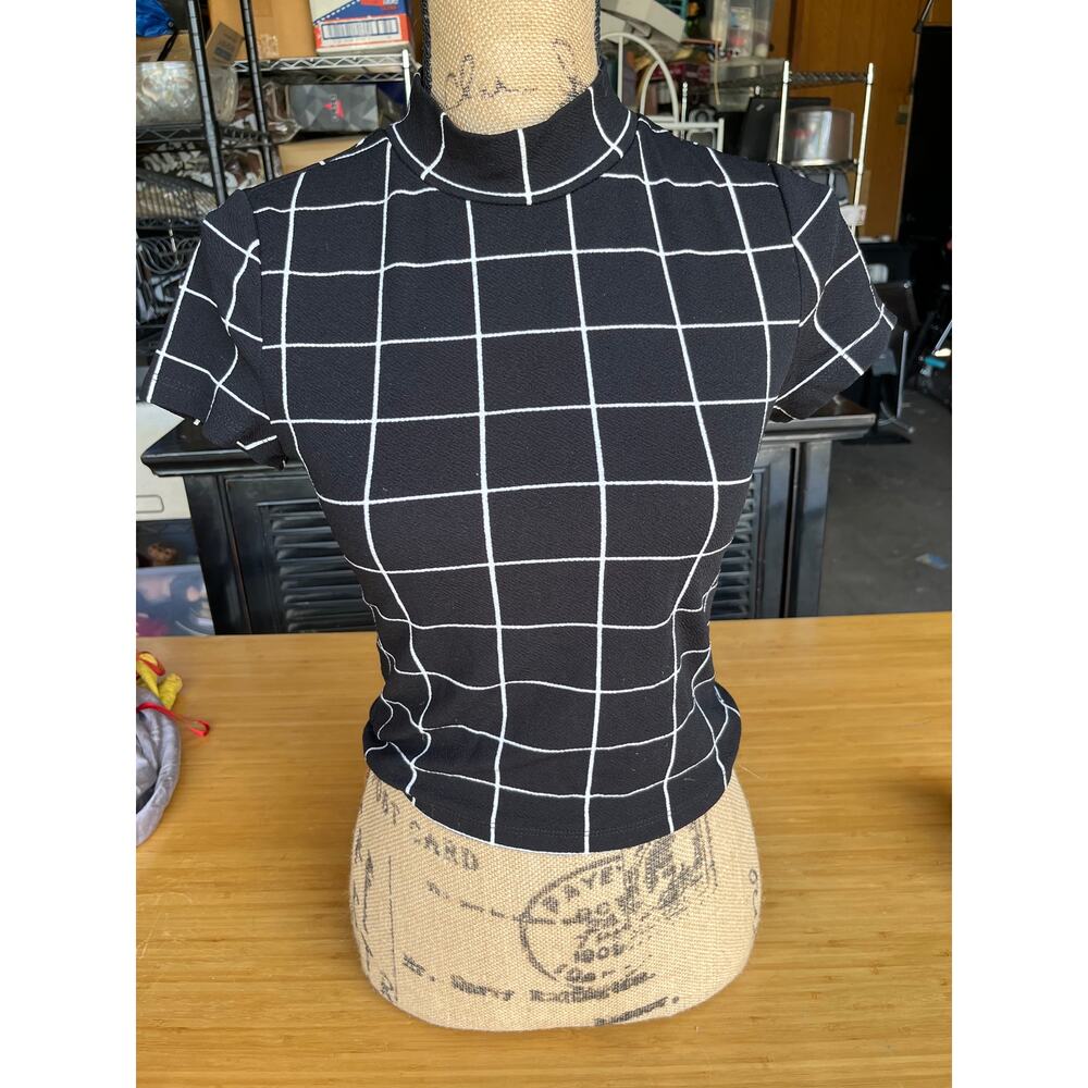 Shein classic Mock Neck Grid Crop Top